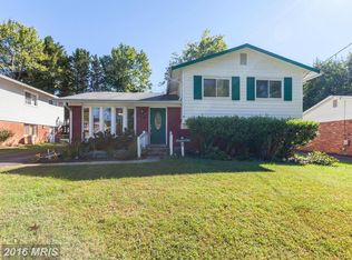 4 Maxim Ln, Rockville, MD 20852