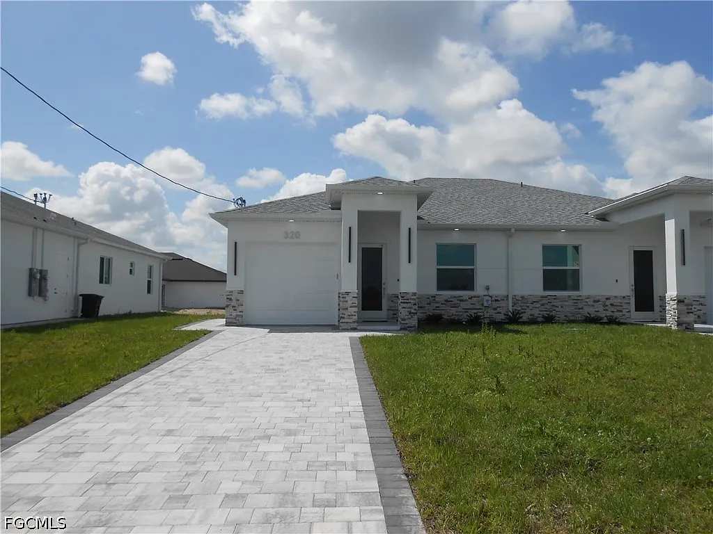 3 bed, 2.0 bath, 1223 sqft, $1,600 — Photo 2