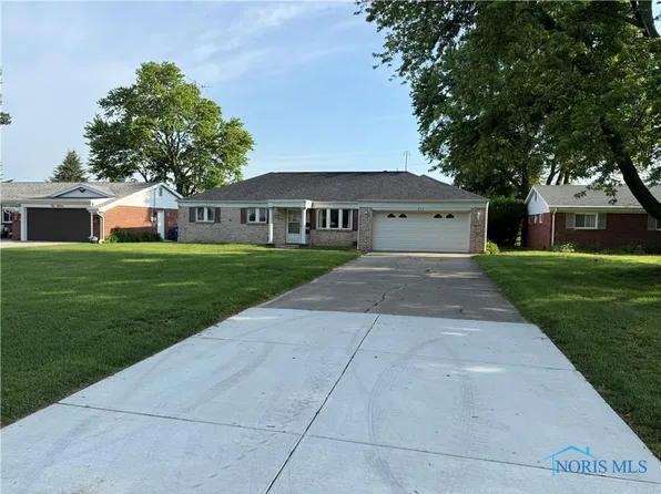 213 Hickory St, Swanton, OH 43558