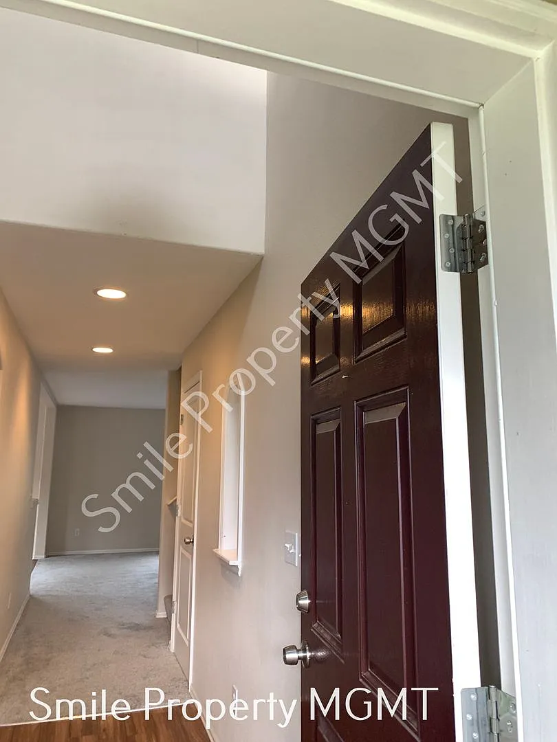 Building Photo - 13840 SE 131st Ave