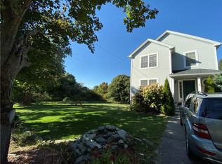 9 Marshall Ln, Middletown, RI 02842