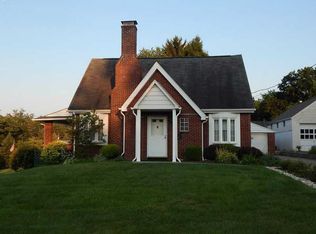 609 Iroquois St, Irwin, PA 15642