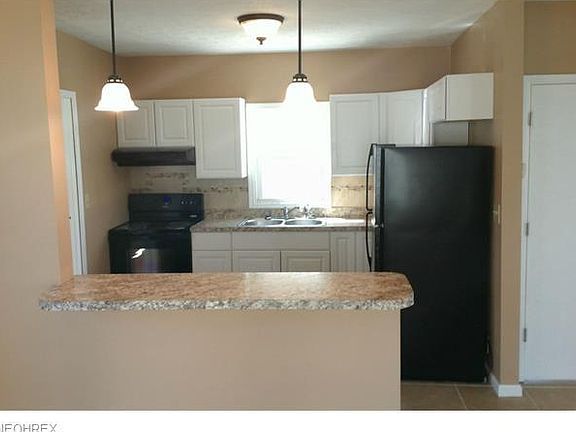 5th image of 3754 Herbert St