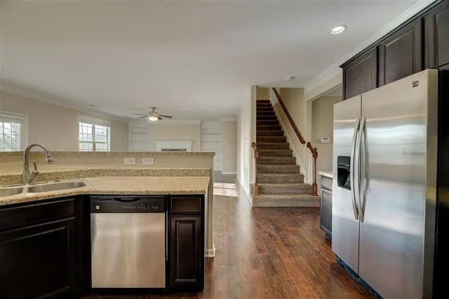 805 Concord Crossing Ln — Photo 17