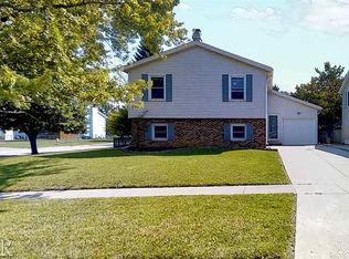 1413 Dallas St, Bloomington, IL