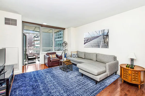 Sold by Triplemint | media 3