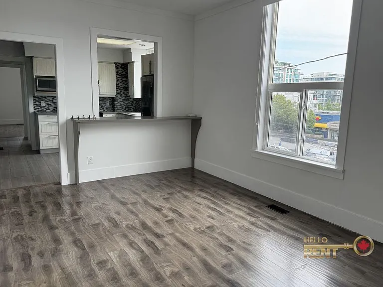 130 Lonsdale Ave #101 — Photo 2