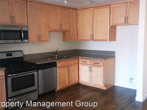 3rd image of 6816 Independence Ave APT 103