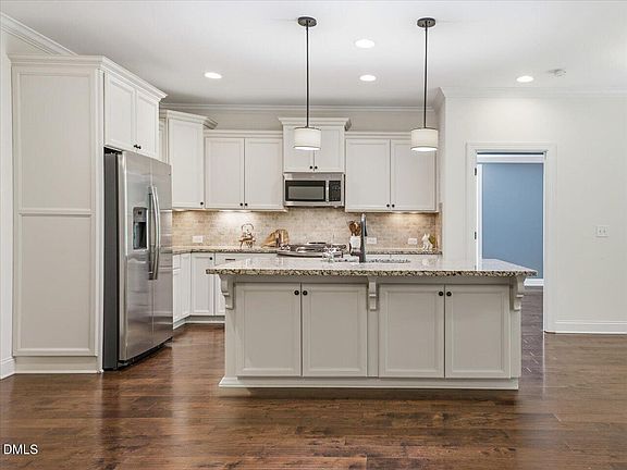 2nd image of 53 Spring Hollow Ct