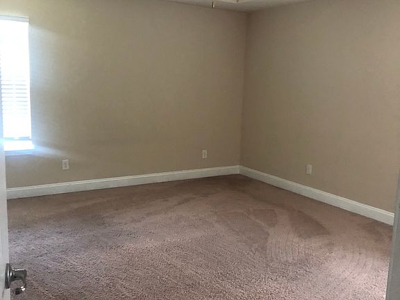 4th image of 6246 Hickory Lane Cir