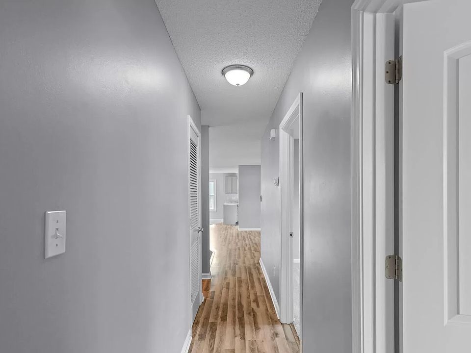 1st image of 2456 Saddleridge Dr
