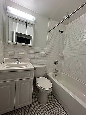 5th image of 88 Fulton St #112A