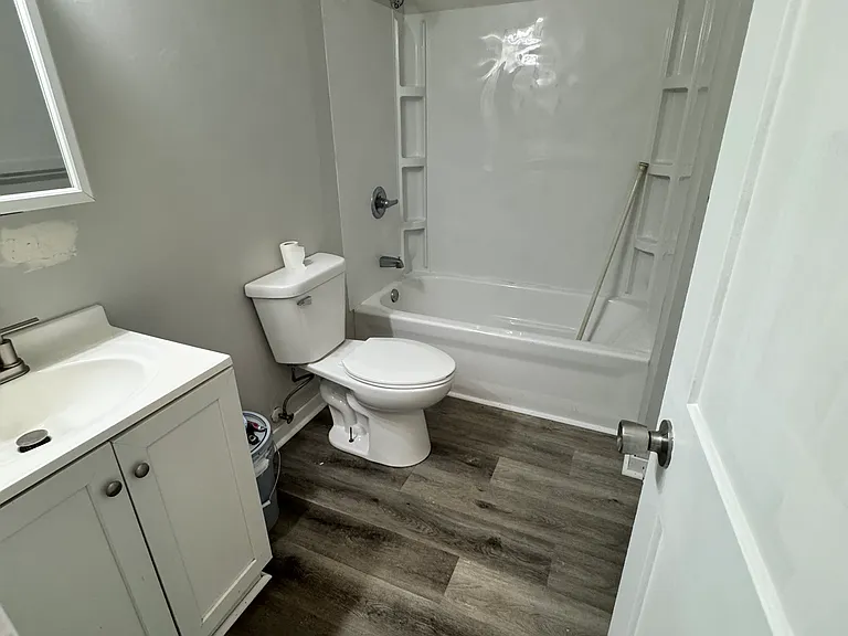 508 E Provost St #4 — Photo 6