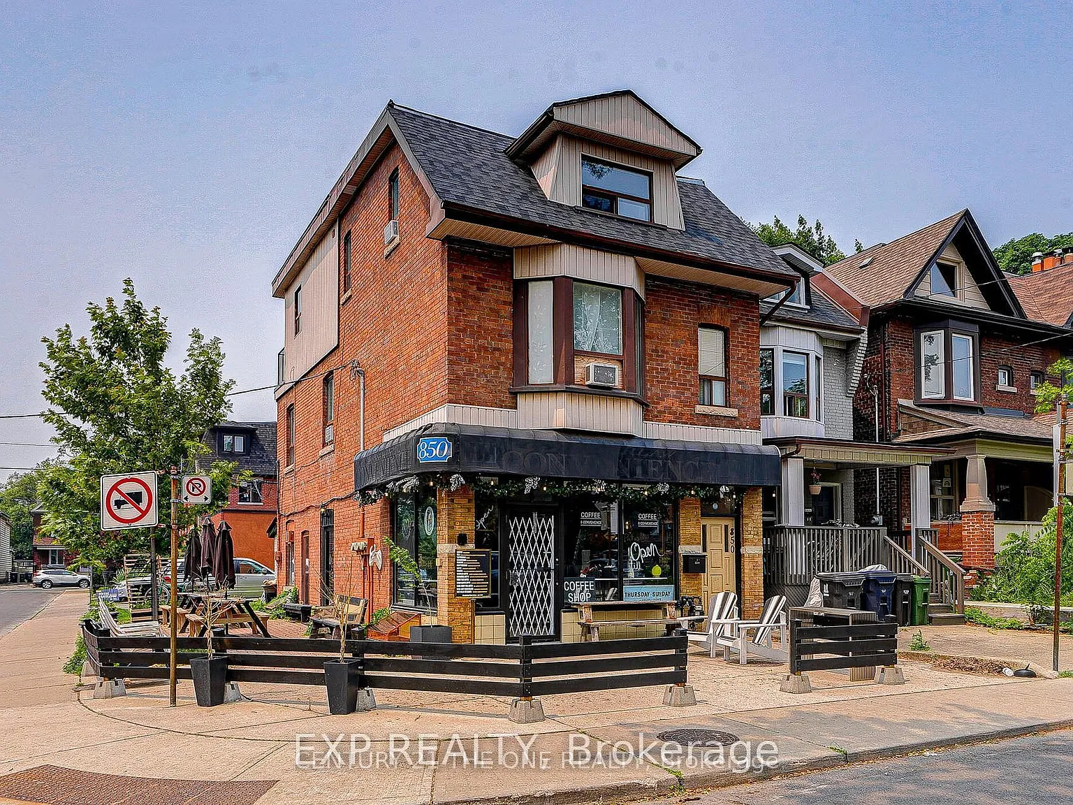2 bed, $1,900 — Photo 2
