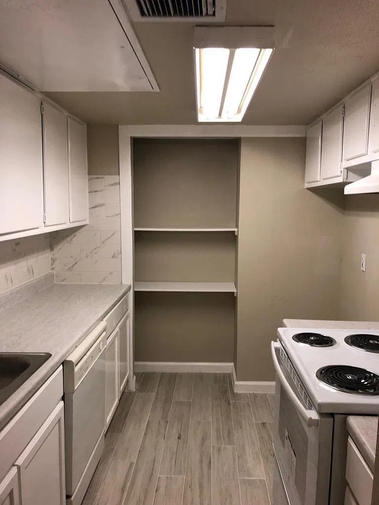 3 bed, 2.5 bath, 1350 sqft, $1,800 — Photo 4