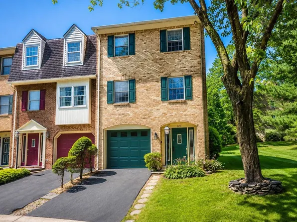 1265 Fairchild Ave, Hagerstown, MD 21742