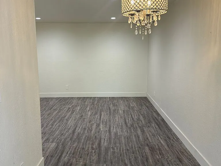 7500 Parkway Dr #200 — Photo 8