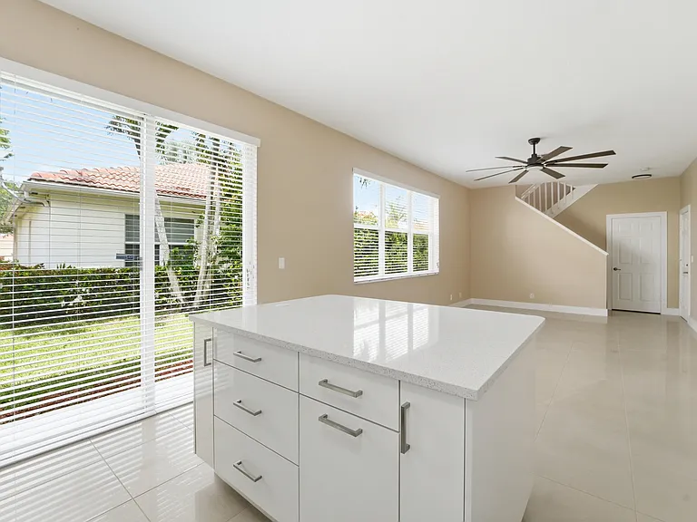 1780 Pierside Cir — Photo 4