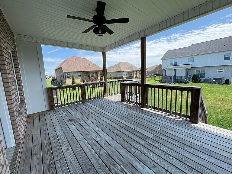 557 Dexter Dr — Photo 14