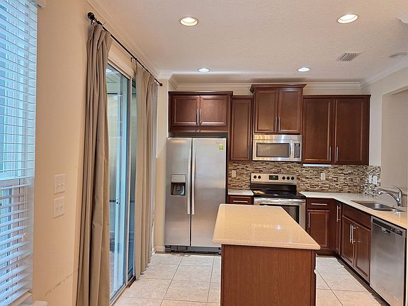 3rd image of 177 Richmond Dr #1