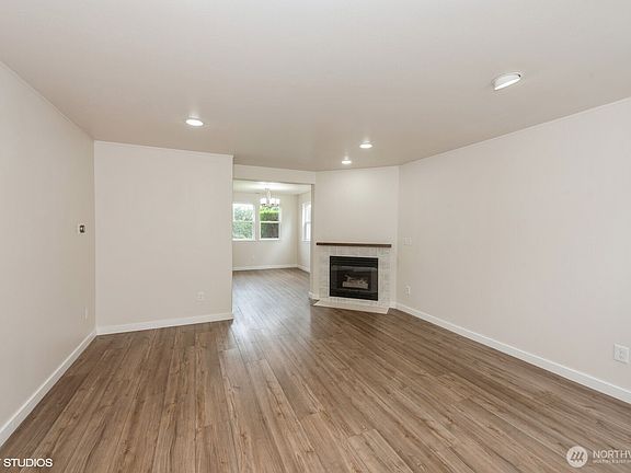 5th image of 10923 63rd Street E