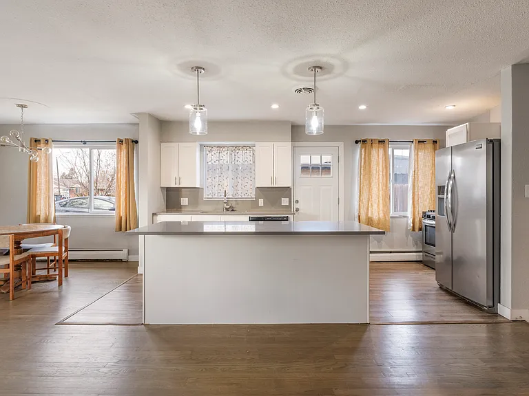 2224 Kenton St — Photo 2