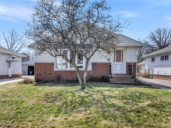 28744 Forest Rd, Willowick, OH 44095