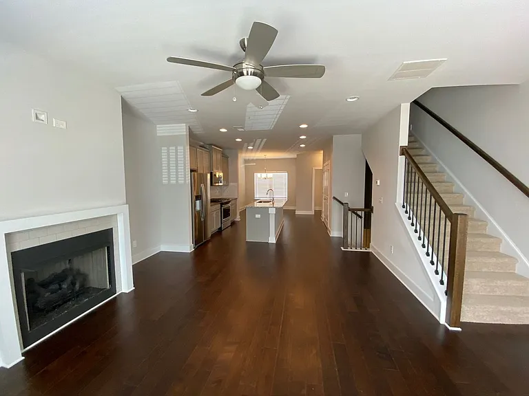 3779 Oxford Cir — Photo 8
