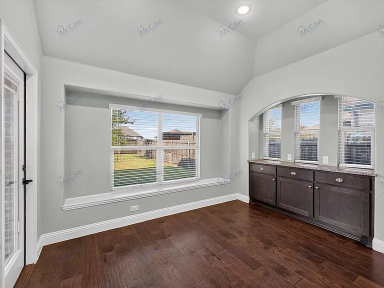 1416 Alexander Dr — Photo 7