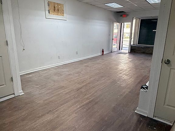 4th image of 694 Summer Ave Floor 3