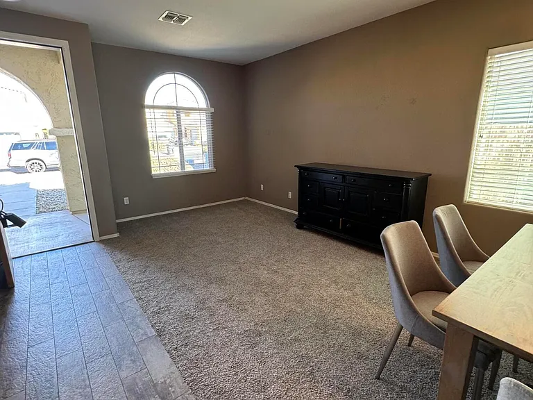 949 E Indian Wells Pl — Photo 4