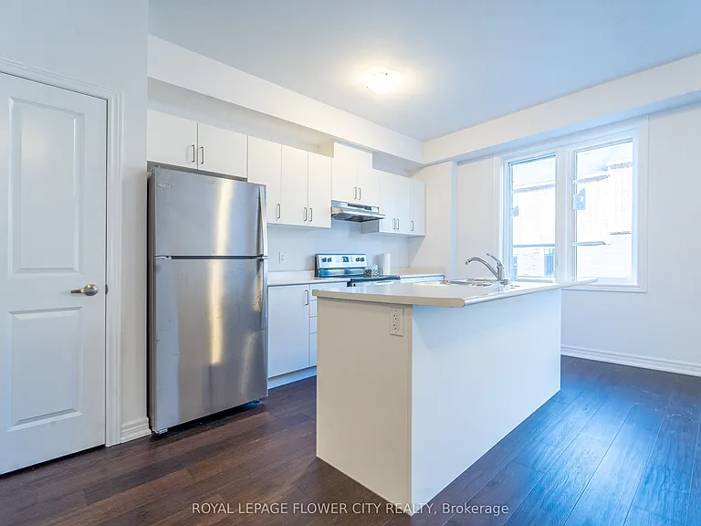 413 E 16th St — Photo 8