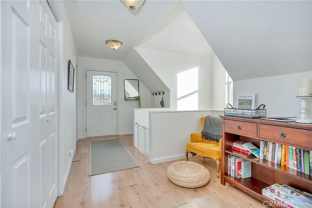 1 bed, 821 sqft, $2,000 — Photo 4