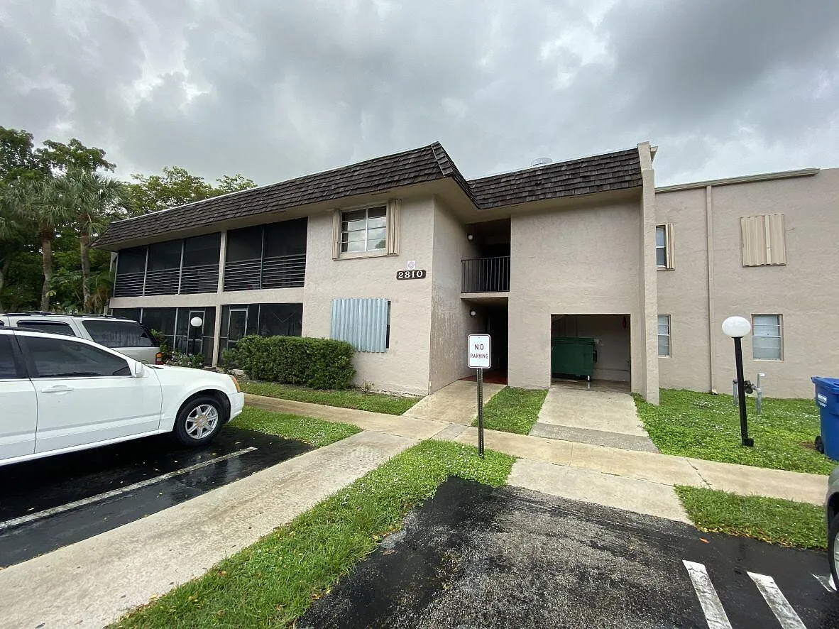 3 bed, 2.0 bath, 1262 sqft, $2,350 — Photo 1