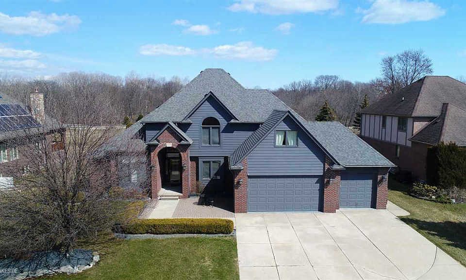 1st image of 40540 Emerald Ln E