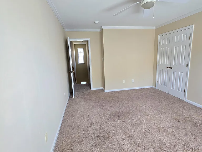 9819 Layla Ave — Photo 18