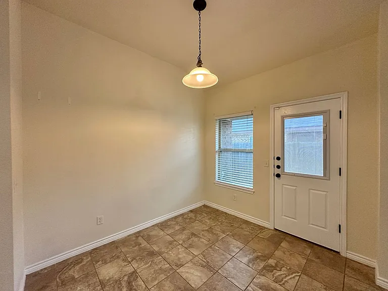 507 Sladecek Dr — Photo 8