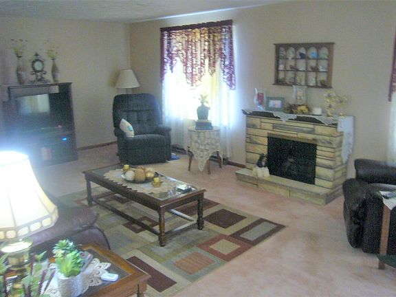 2nd image of 1628 Plum Pl
