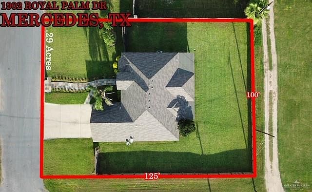 2nd image of 1902 Royal Palm Dr