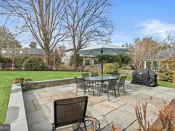 5th image of 4716 Merivale Rd