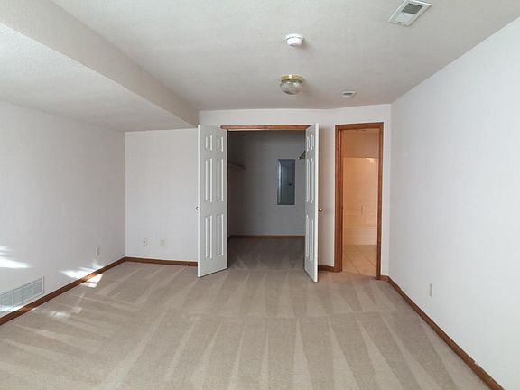 4th image of 4027 Chesapeake Dr