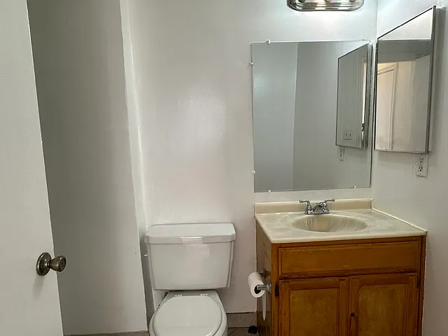 1762 Tamarind Ave #204 — Photo 9