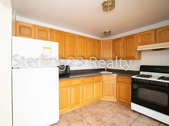 2nd image of 31-32 31st St #2R