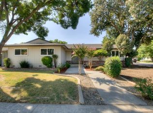 1676 Portals Ave, Clovis, CA 93611