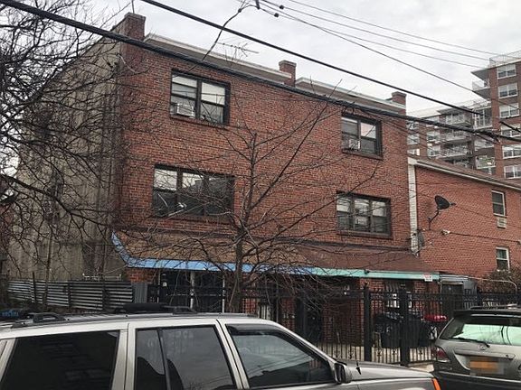 3rd image of 3306 Cruger Ave