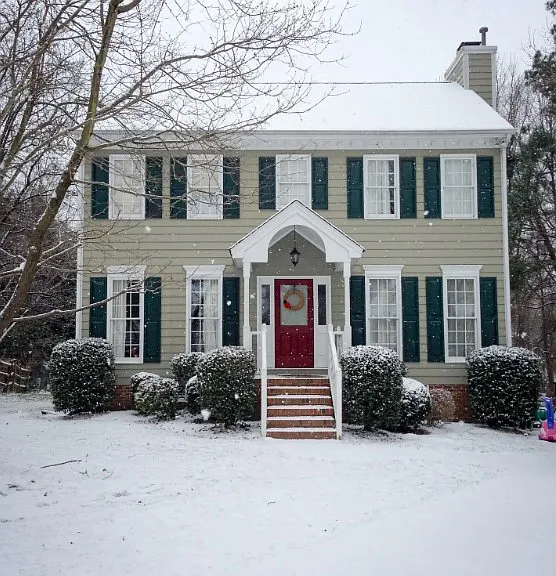 19 Boxwood Dr — Photo 1