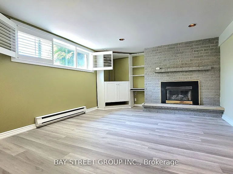37 Sir Bodwin Pl #LOWER — Photo 7