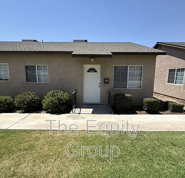 324 S Crespi Ave — Photo 2