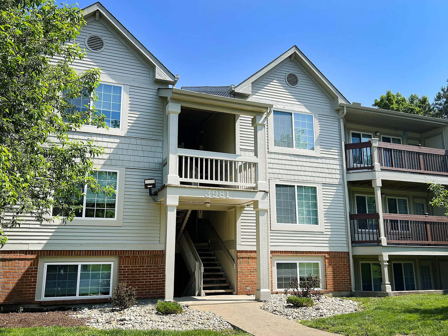 The Vinings Apartments — Photo 2