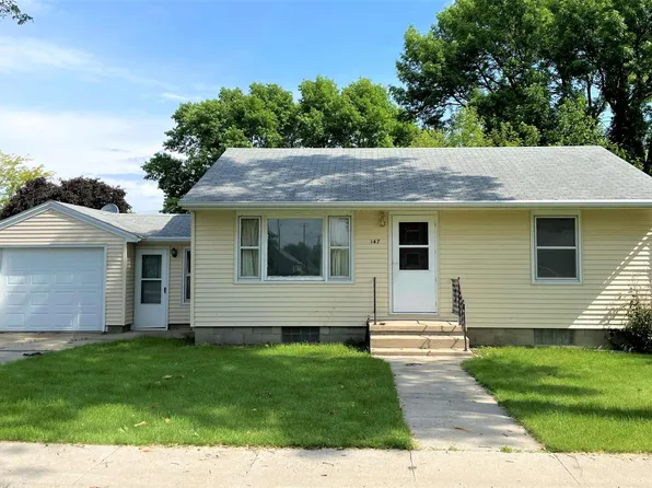 147 2nd Ave NE, Titonka, IA 50480